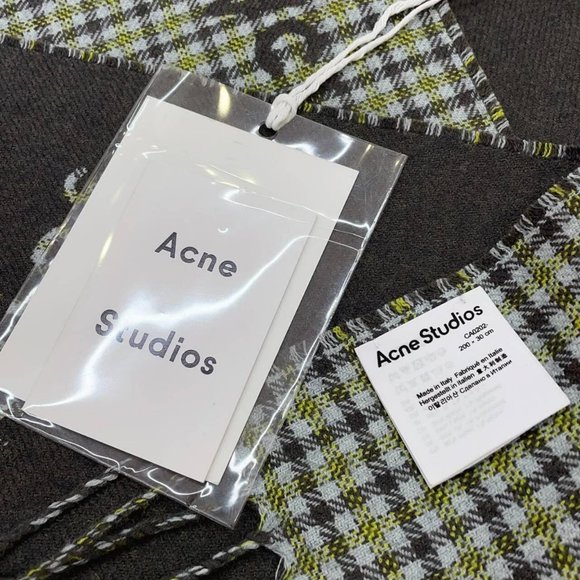 ACNE Women's Scarf - Picture 5 of 6
